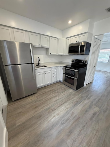 236 SW 7th St, Dania, FL 33004