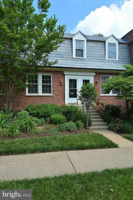 1401 S Edgewood St Unit 499, Arlington, VA 22204