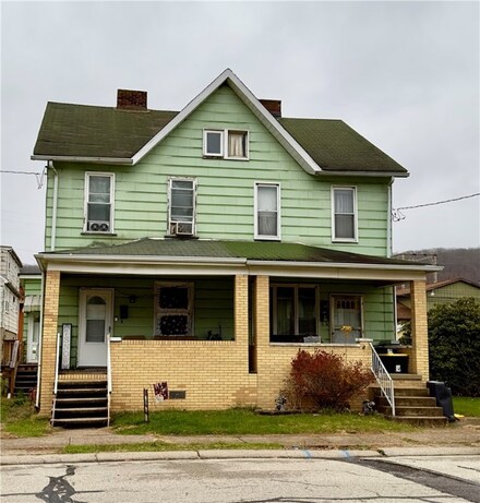 427 4th Ave, Ford City, PA 16226