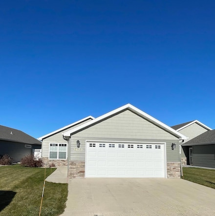 2672 Whispering Creek Cir S, Fargo, ND 58104