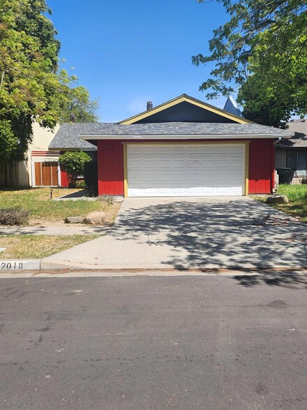 2018 N Laureen Ave, Fresno, CA 93703