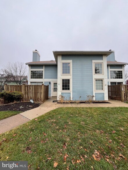 10 Brookside Ct, Horsham, PA 19044