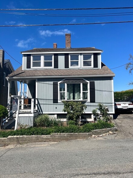 18 Squanto Rd, North Weymouth, MA 02191