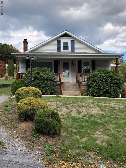 618 W 21st St, Tyrone, PA 16686