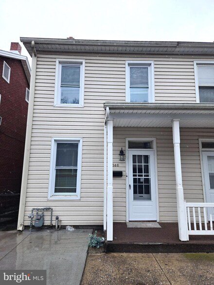 346 S 2nd St, Steelton, PA 17113