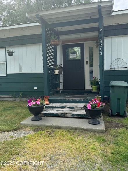 8260 Pokey Cir, Anchorage, AK 99507