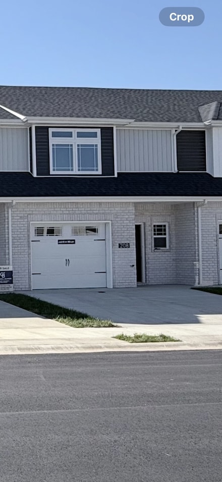 208 Fallow Dr, Clarksville, TN 37040