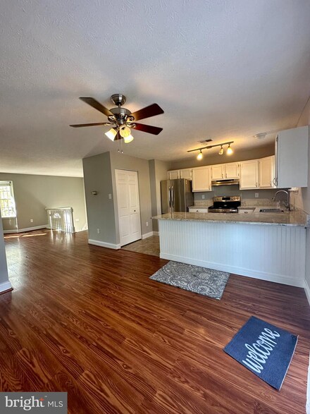 8210 Meadow Wick Ct, Pasadena, MD 21122