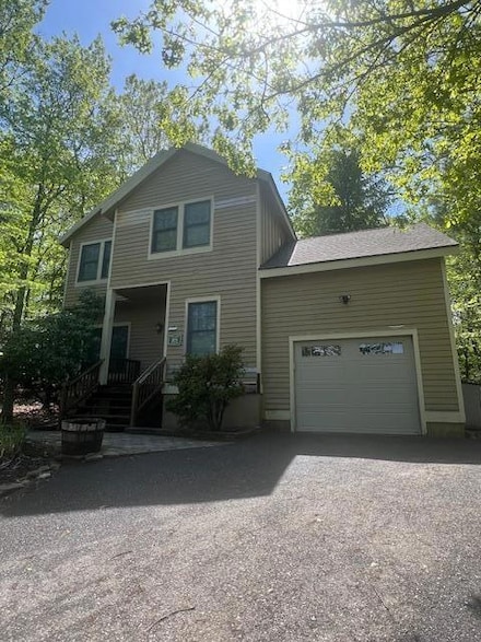 112 High Mountain Ln, Tannersville, PA 18372