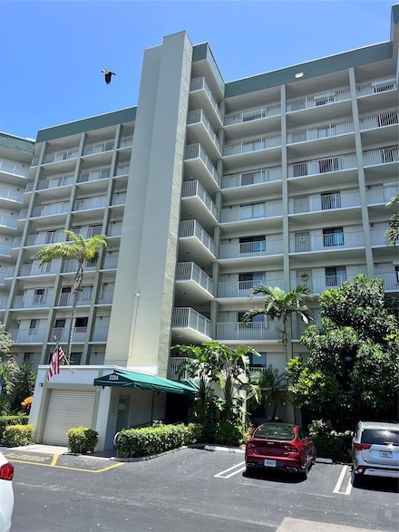 2334 S Cypress Bend Dr Unit 810, Pompano Beach, FL 33069