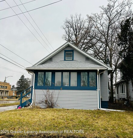 805 N Jenison Ave, Lansing, MI 48915