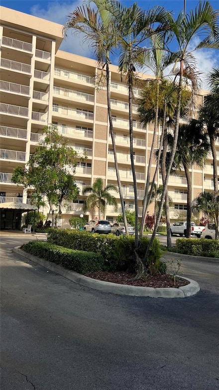 2671 S Course Dr Unit 403, Pompano Beach, FL 33069