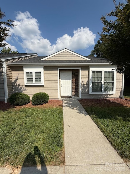 42 Townhouse Ct, Taylorsville, NC 28681