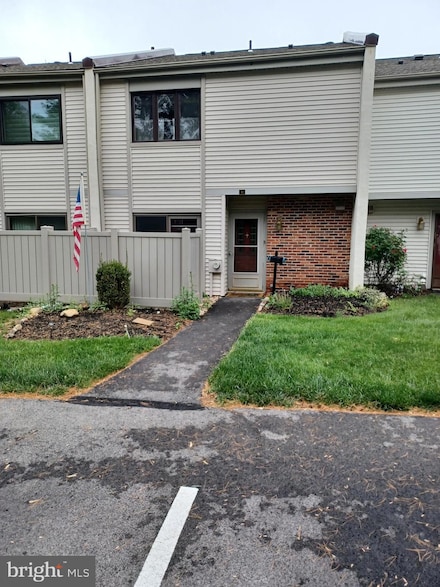 41 Twin Brooks Dr, Willow Grove, PA 19090