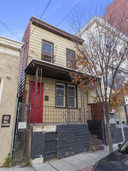 707 Sip St, Union City, NJ 07087