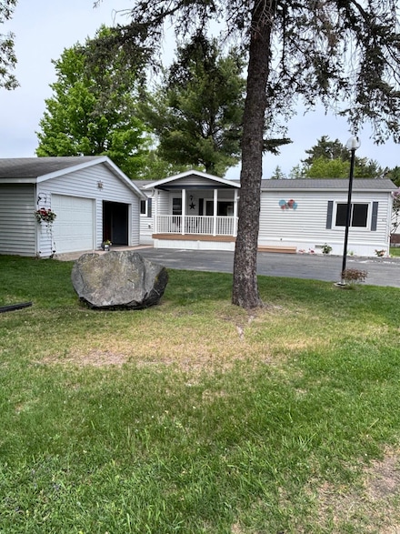63 Edgewater Ct, Rhinelander, WI 54501