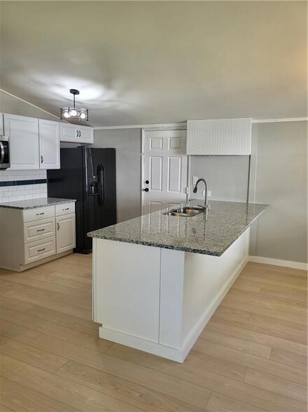 1621 Cadet Ave, Lawrence, KS 66044