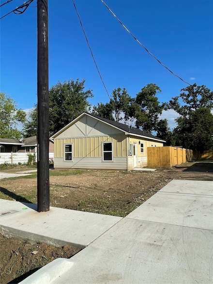 5715 Rietta St, Houston, TX 77016