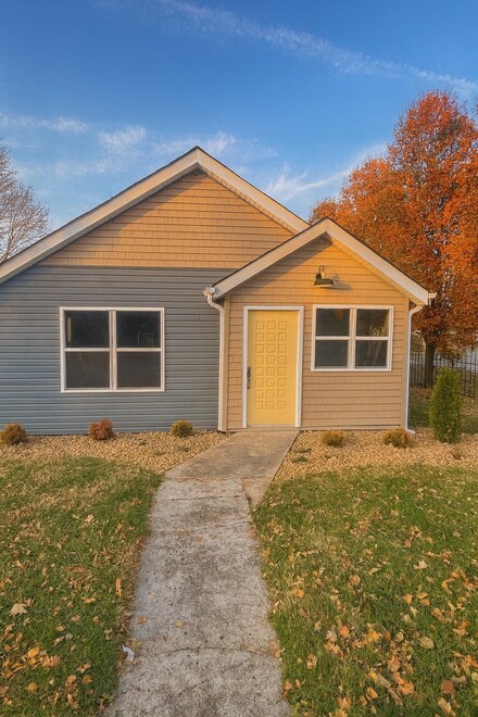 210 Hill St N, Cowan, TN 37318