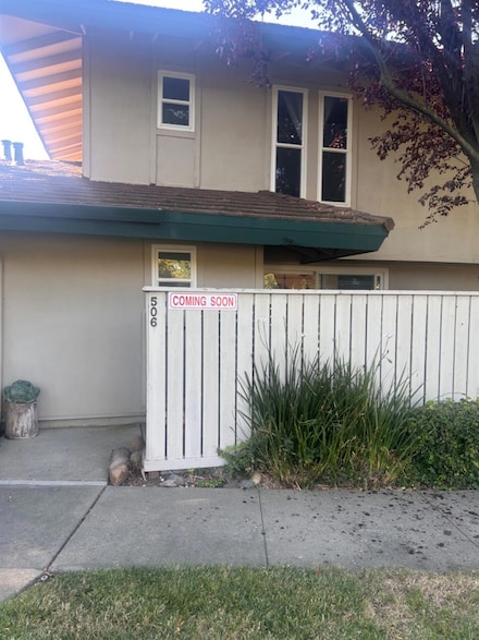 506 Roundtree Ct, Sacramento, CA 95831
