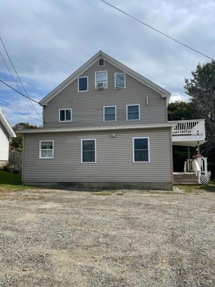 161 Riverside Dr, Augusta, ME 04330