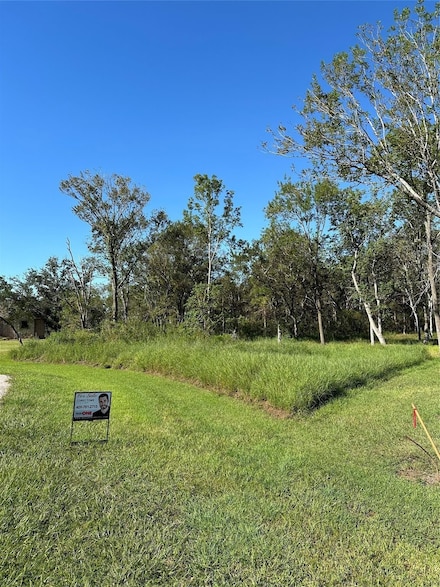 2810 Oakwood Trail, Richwood, TX 77515