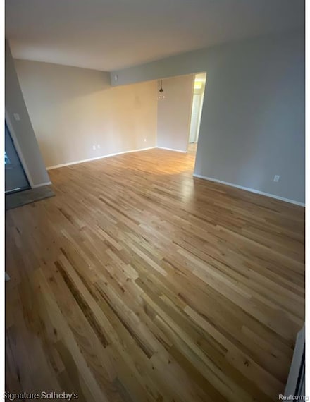 3433 Hillside Dr Unit 12, Royal Oak, MI 48073
