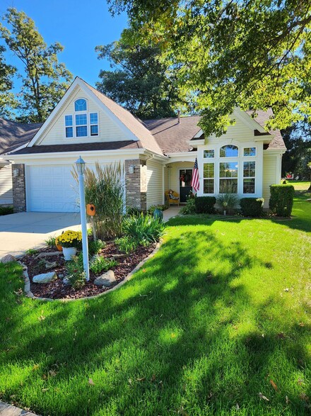 3006 Towne Commons Dr, Valparaiso, IN 46385
