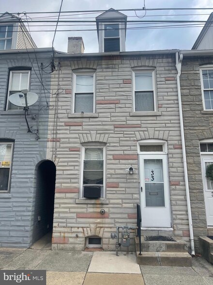 33 Caroline St, Lancaster, PA 17603