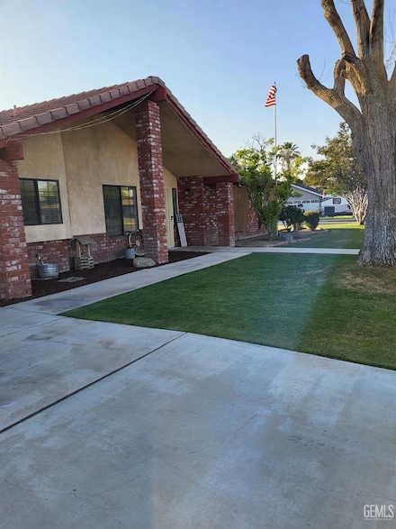 9101 Kern Island St, Bakersfield, CA 93307