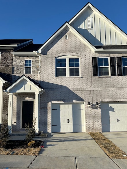 5065 Dayflower Dr, Nashville, TN 37076