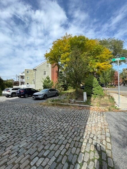 24 Washington St, Boston, MA 02129