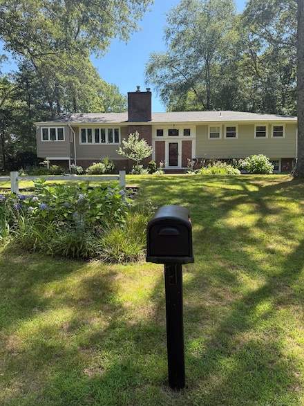 10 S Ledge Rock Rd, Niantic, CT 06357