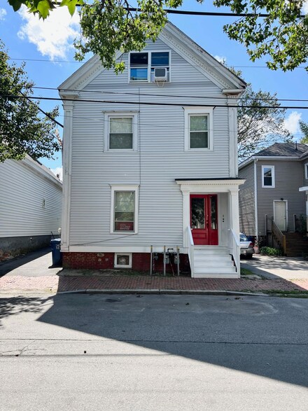 48 Lafayette St, Portland, ME 04101