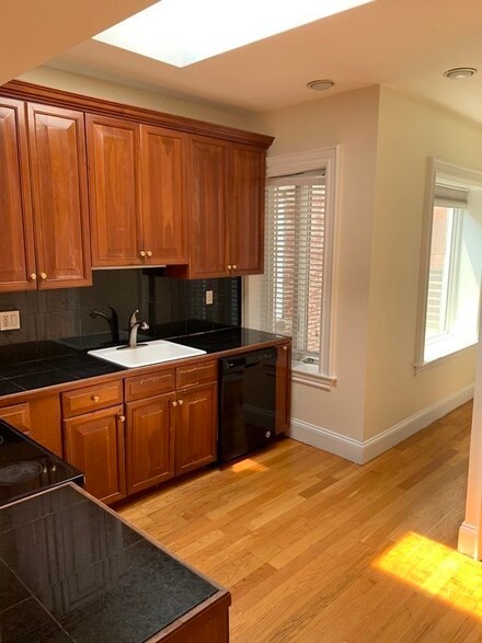 1027 Tremont St Unit 3, Roxbury Crossing, MA 02120