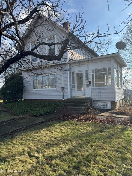 19565 Lorain Rd, Cleveland, OH 44126
