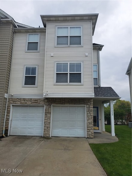 17633 Wildwood Ln Unit 311, Cleveland, OH 44119