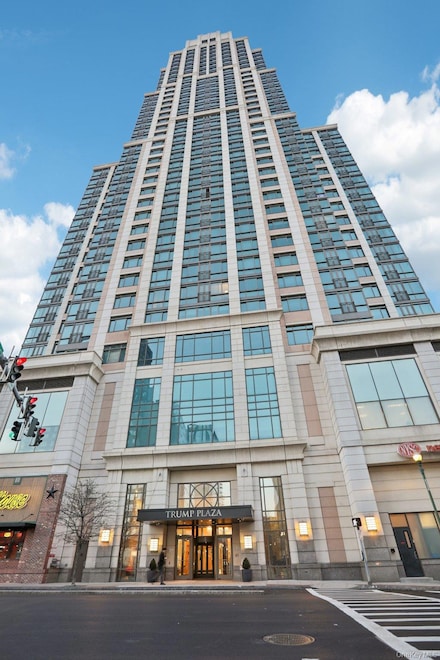 175 Huguenot St Unit 2403, New Rochelle, NY 10801