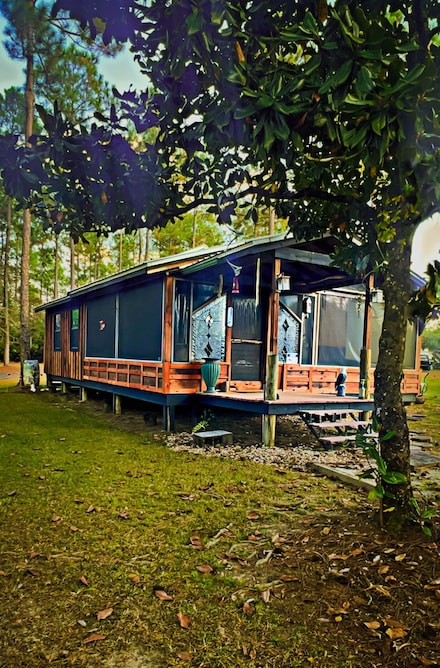 J 5-A W Chapel Rd, Laurel Hill, FL 32567