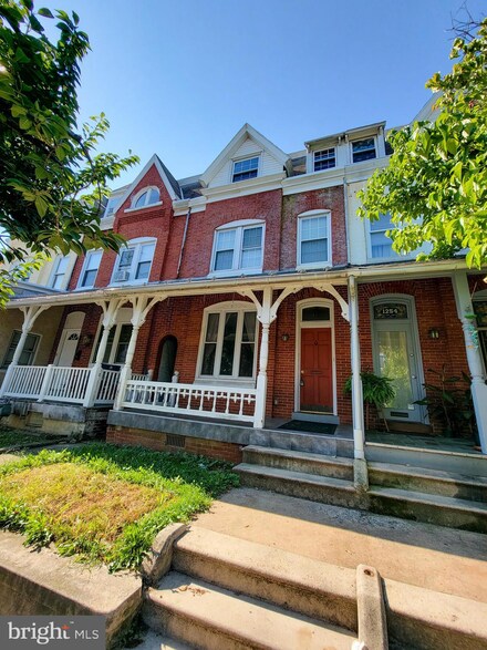 1256 Spruce St, Reading, PA 19602