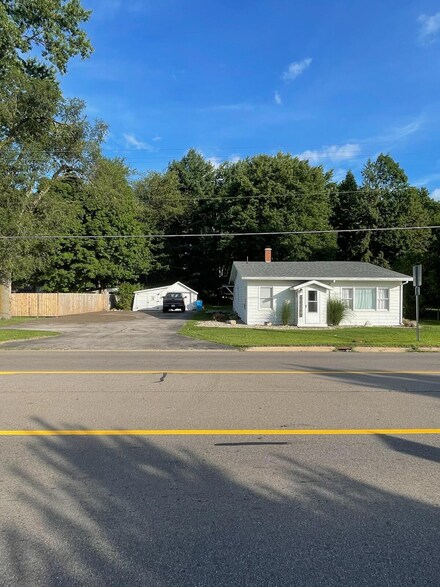 56391 M-51 S, Dowagiac, MI 49047