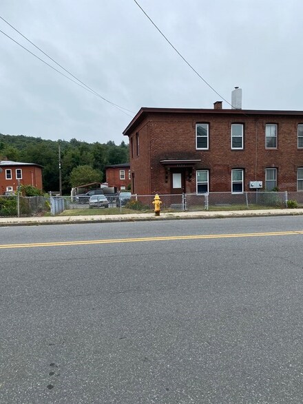 2271 Main St, West Warren, MA 01092