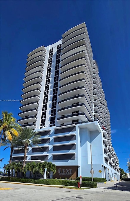 7901 Hispanola Ave Unit 607, North Bay Village, FL 33141