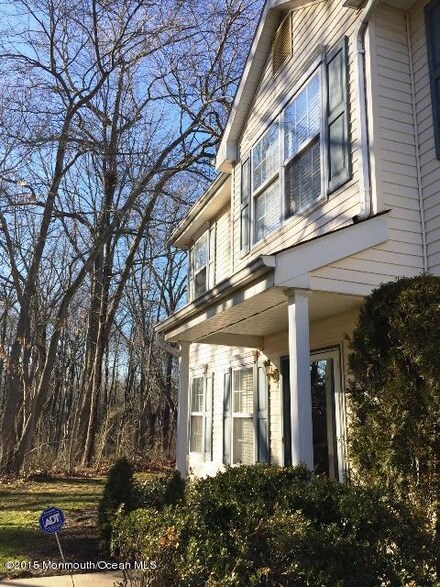 500 Tivoli Ct Unit 192, Morganville, NJ 07751