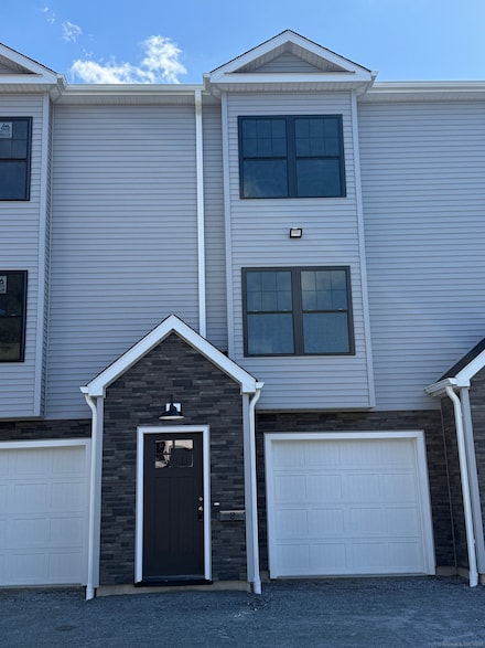 550 High St Unit 2, Naugatuck, CT 06770