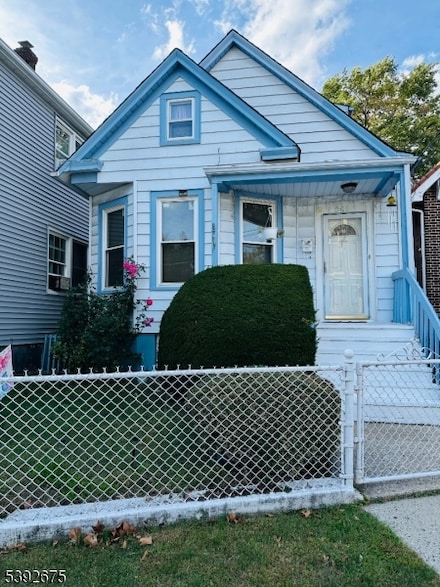 569 Cornell St, Perth Amboy, NJ 08861