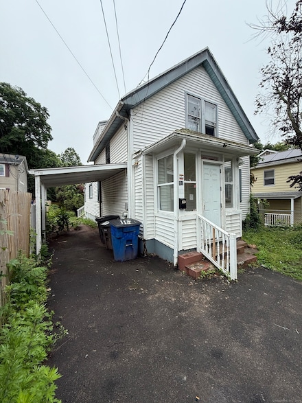 118 Cherry Ann St, Hamden, CT 06514