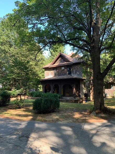 17 Hermitage Rd, Marion, MA 02738