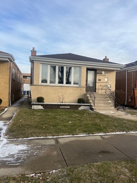 6037 S Parkside Ave, Chicago, IL 60638