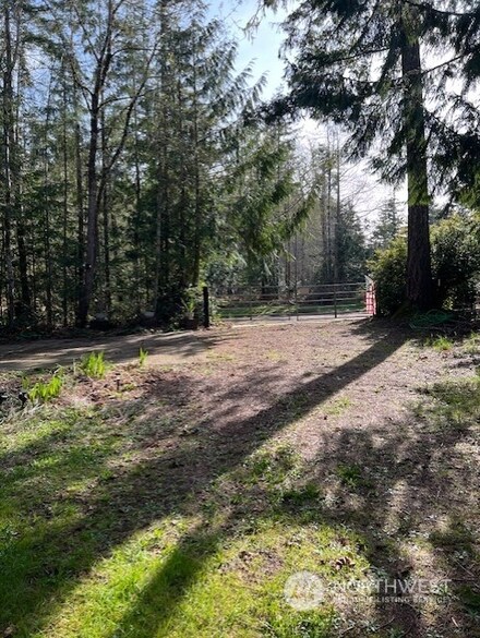31 E Lakeshore Dr E, Shelton, WA 98584